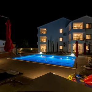 https://villa-anja-2nd-floor.in-istria.net