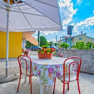 https://appartment-happy-time.primorje-gorskikotar.com